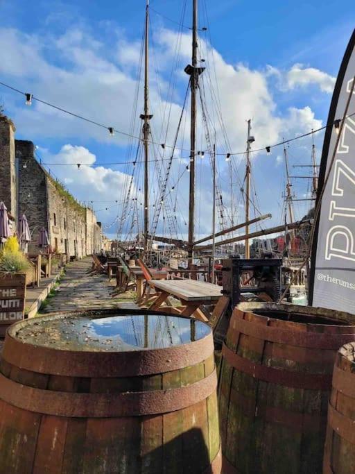Stunning Yacht Sea Lion In Charlestown Harbour, Cornwall Hotel Bagian luar foto